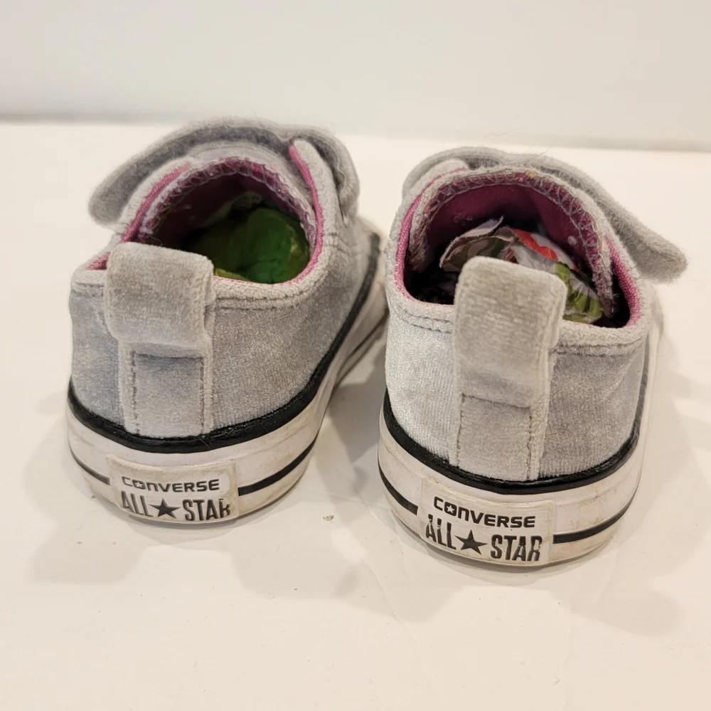 Converse kids velcro slip on sneakers chuck Taylor one star us 3